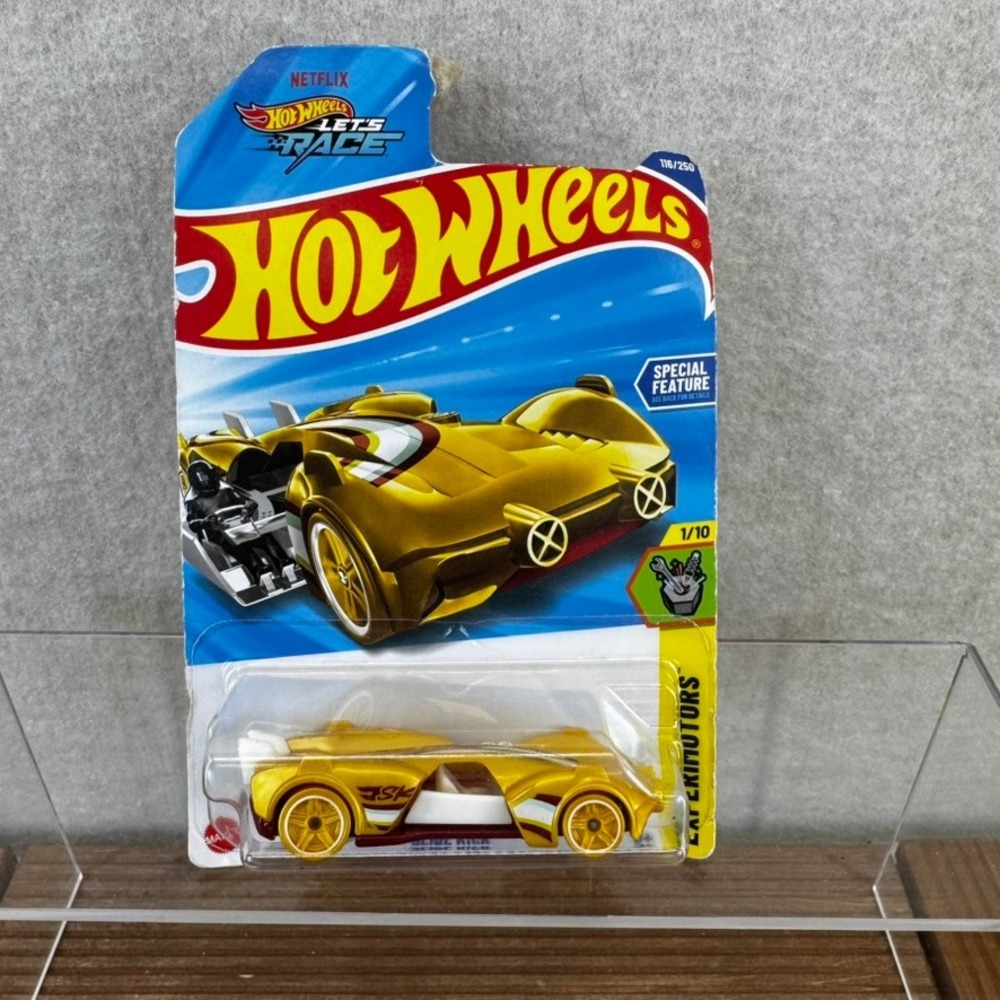 Hot Wheels Slide Kick Gold Experimotors 1/10 Netflix Lets Race HTB39 116/250